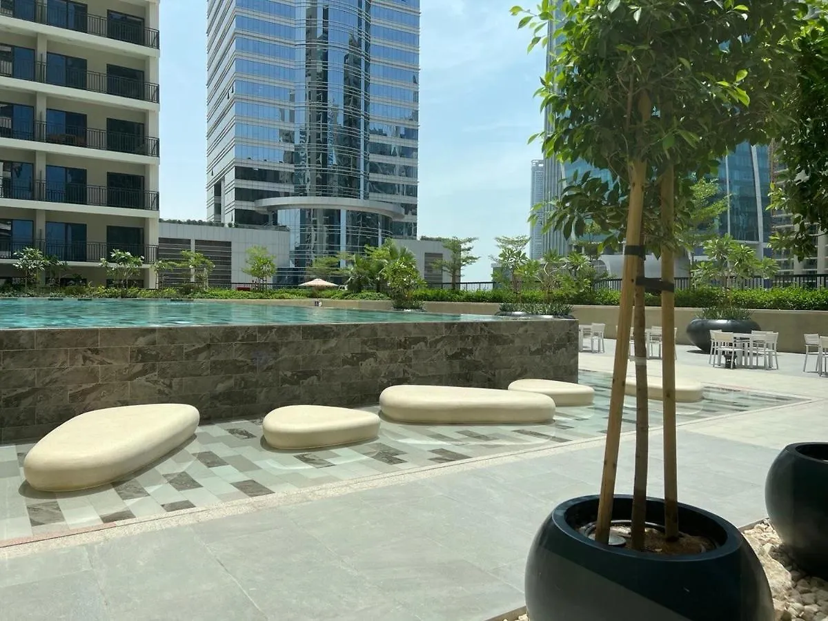 Business Bay 1 Bedroom With Canal View Dubai Apartment