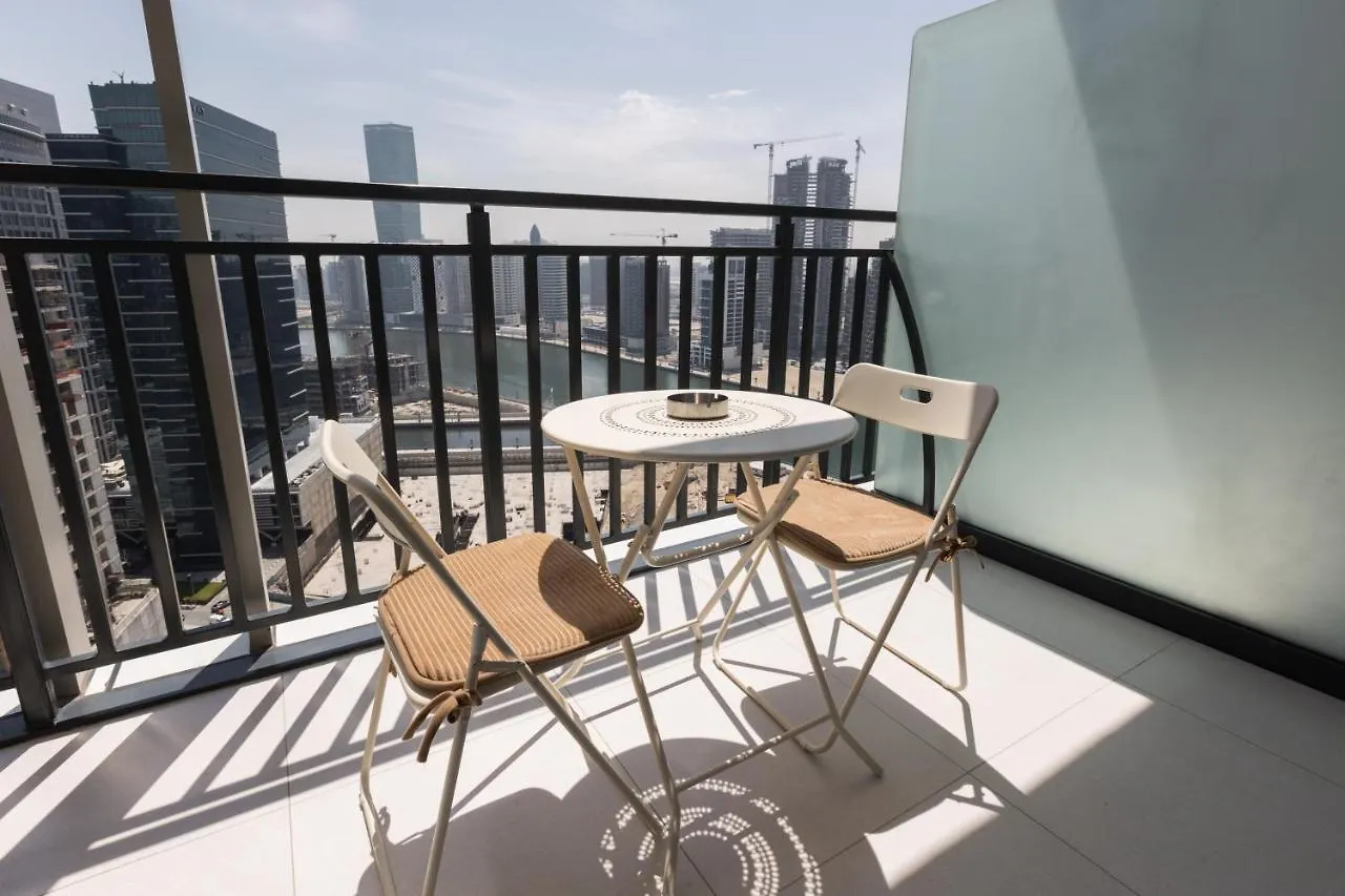 Business Bay 1 Bedroom With Canal View Dubai